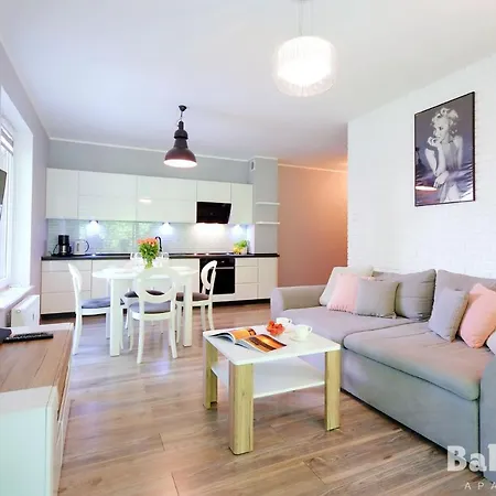 Balticon Polanki - Sauna, Fitness Inclusive - Basen Latem, Pool Im Sommer Apartamento