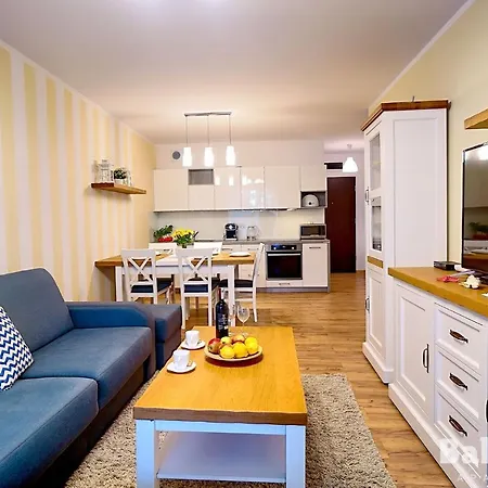 Апартаменты Balticon Polanki - Sauna, Fitness Inclusive - Basen Latem, Pool Im Sommer Колобжег