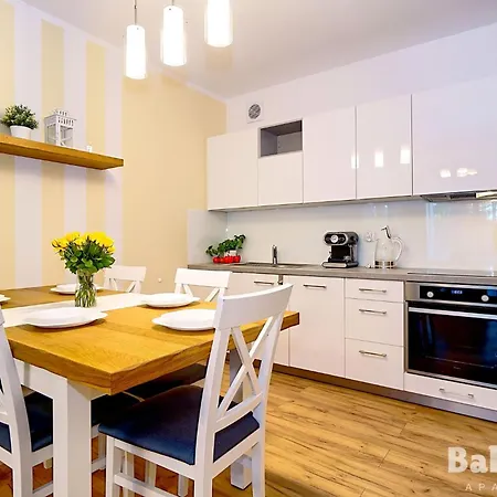 Apartamenty Balticon Polanki - Sauna, Fitness Inclusive - Basen Latem, Pool Im Sommer Kolobrzeg