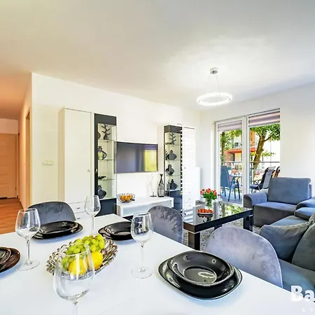 Apartamenty Balticon Polanki - Sauna, Fitness Inclusive - Basen Latem, Pool Im Sommer Kolobrzeg