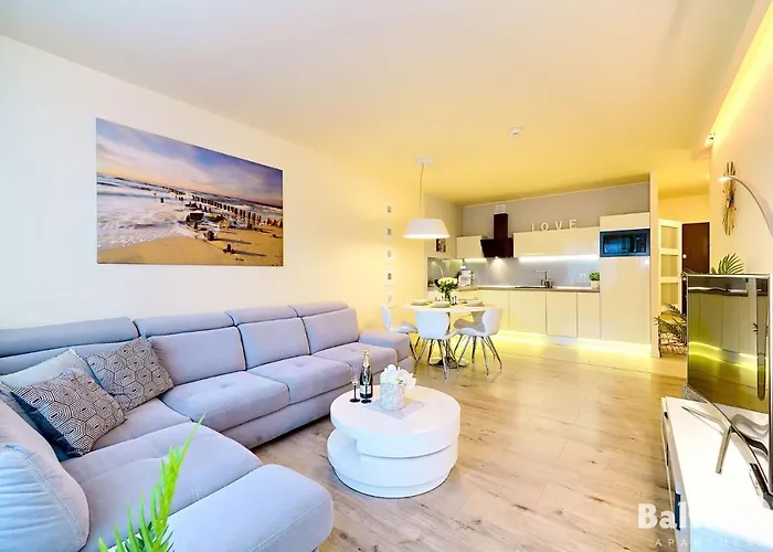 Апартаменты Balticon Polanki - Sauna, Fitness Inclusive - Basen Latem, Pool Im Sommer Колобжег